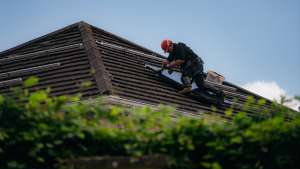 solar-generation-careers-roofer